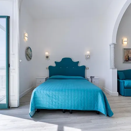Hotell Fontana 3*